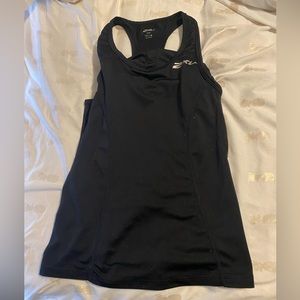 2XU small triathlon top with built in bra